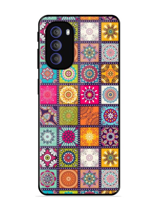 Seamless Pattern Vintage Glossy Metal Phone Cover for Motorola Moto G51 (5G) Zapvi